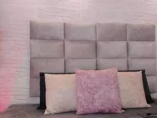 Cling to live show with leabrooks from CamSoda 