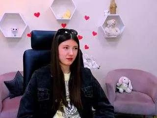 Cling to live show with lissa-night from CamSoda 