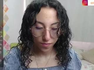 Cling to live show with little-ammy from CamSoda 