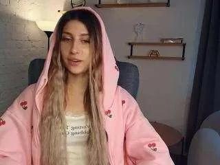 Cling to live show with lizbethgrandy from CamSoda 