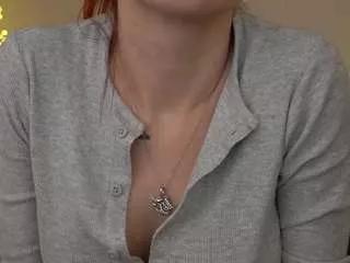 Cling to live show with lunalicks from CamSoda 