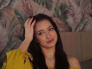 Cling to live show with lynnebaber from CamSoda 