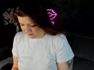 Cling to live show with michele-green from CamSoda 