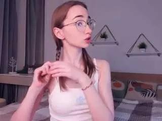 Cling to live show with phyllisdelmore from CamSoda 