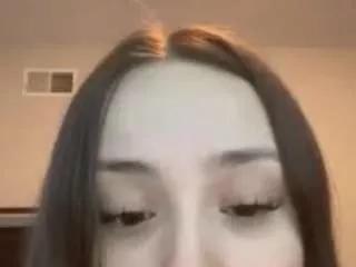 Cling to live show with princessivanna from CamSoda 