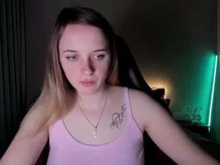 Cling to live show with rousereedd from CamSoda 