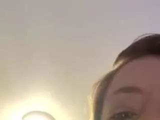 Cling to live show with supersoaker5000 from CamSoda 