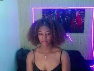 Cling to live show with tayra-20 from CamSoda 
