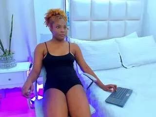 Cling to live show with tiifanny-taylor from CamSoda 