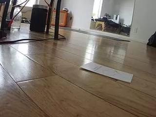 Cling to live show with voyeurcam-celticiron-02 from CamSoda 