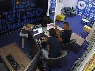 Cling to live show with voyeurcam-jb-podcast from CamSoda 