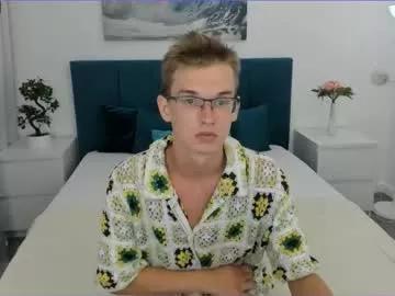 Cling to live show with 4ever_dude from Chaturbate 