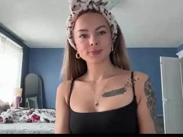 andreaelizabethxo — hang w me #new #boobs #natural #bigass