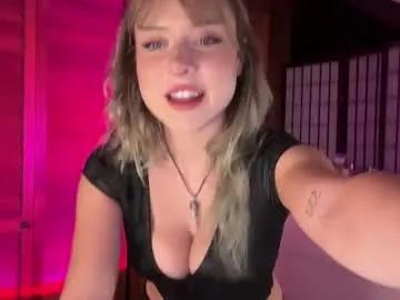 Chaturbate averyyy333 is Freechat averyyy333 — guess who's back?  #young #bigboobs #blonde