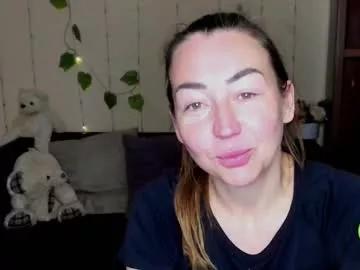 Cling to live show with ay_kiss_jully from Chaturbate 