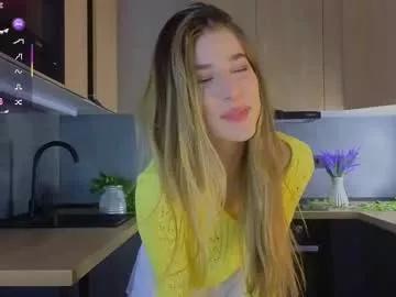 Cling to live show with blissmelody from Chaturbate 