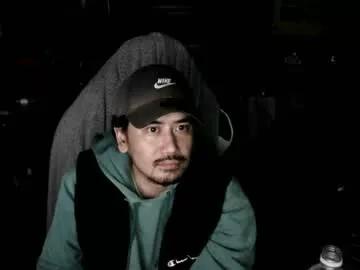 Cling to live show with buzzzzzzz01 from Chaturbate 