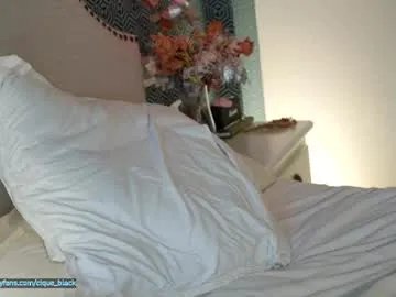 cique_black on Chaturbate