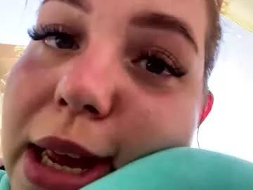 courteous_raspberrrry on Chaturbate