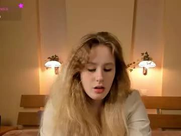 Cling to live show with darlinecoyner from Chaturbate 