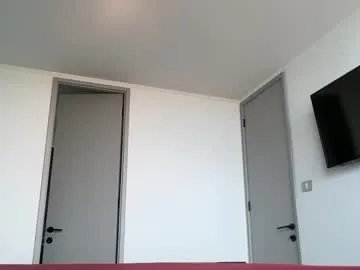 emmababy2322 on Chaturbate 