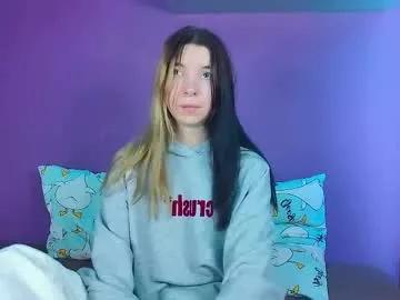 Cling to live show with emmie_everly from Chaturbate 