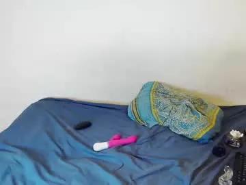 Cling to live show with gloryloli from Chaturbate 