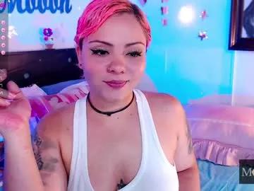 Cling to live show with honey_mooon from Chaturbate 
