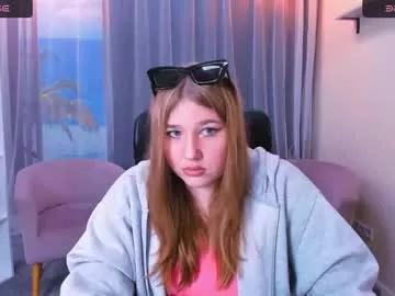 Cling to live show with juli_kisss from Chaturbate 