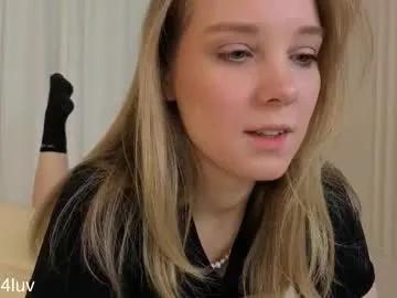 l1n4luv — Hiii, my name Lina !!!! Goal: add water on my panty (only for scientific purposes) #shy #18 #blonde  #bigboobs [325 tokens remaining]