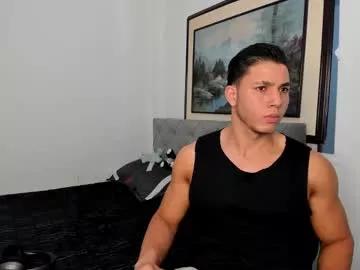 Cling to live show with max_valiant from Chaturbate 