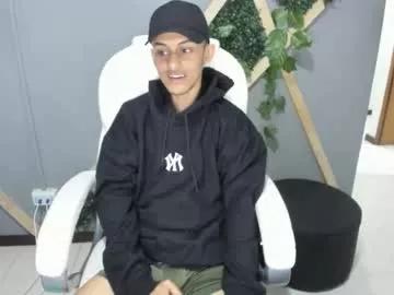 Cling to live show with olimpostars from Chaturbate 