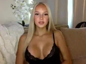 Chaturbate sadieeblake is Freechat sadieeblake — Hand bra at 5k views #new #natural #bigboobs #18