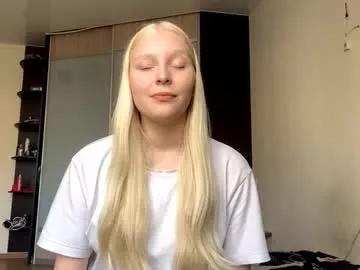 Cling to live show with sonagilberti from Chaturbate 
