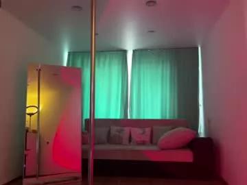 Cling to live show with sweetdreamvic from Chaturbate 