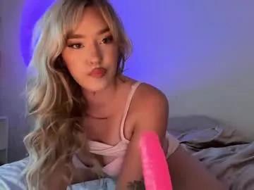 themykalaxo on Chaturbate