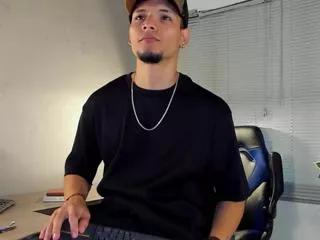 Cling to live show with alessandro_kiing from Flirt4Free 
