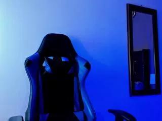 Cling to live show with chrys_harris from Flirt4Free 
