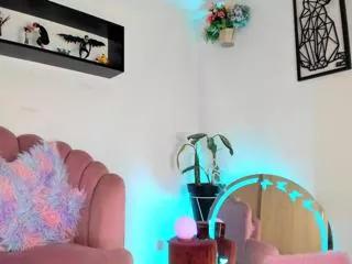 Cling to live show with isa_nixon from Flirt4Free 