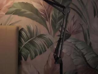 Cling to live show with octavia_davy from Flirt4Free 