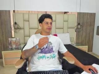 Cling to live show with riki_geles from Flirt4Free 