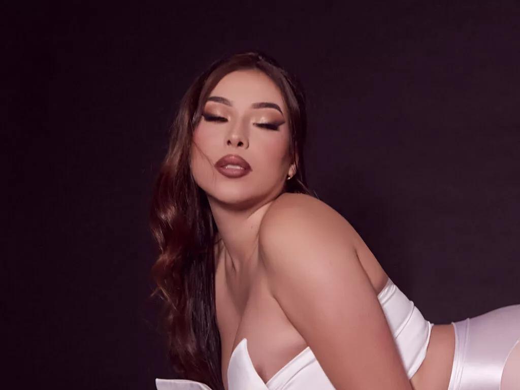 Cling to live show with DannaMarshall from LiveJasmin 