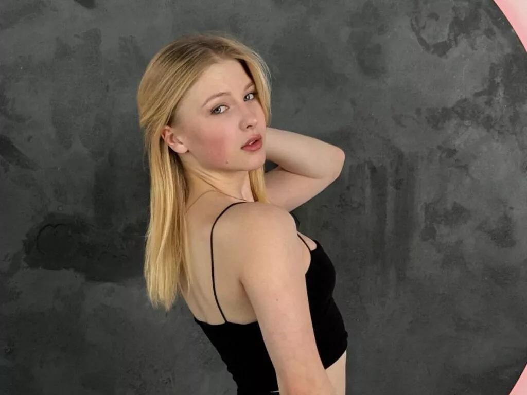 Cling to live show with EllieRoyce from LiveJasmin 