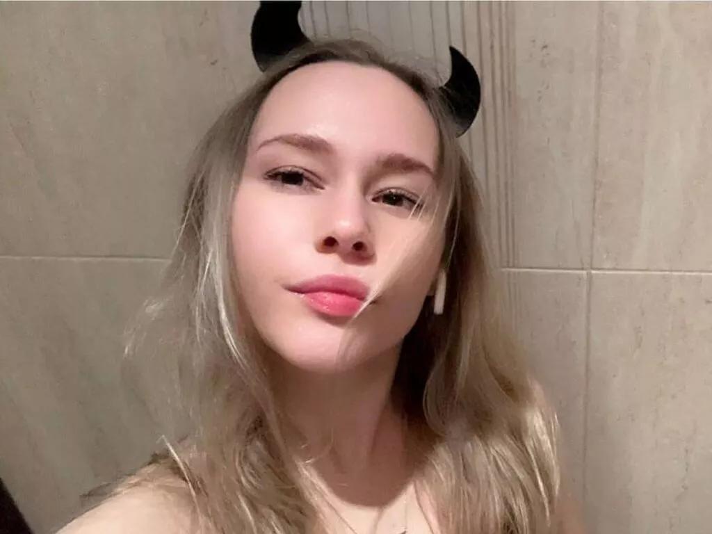 Cling to live show with GillianBaskett from LiveJasmin 