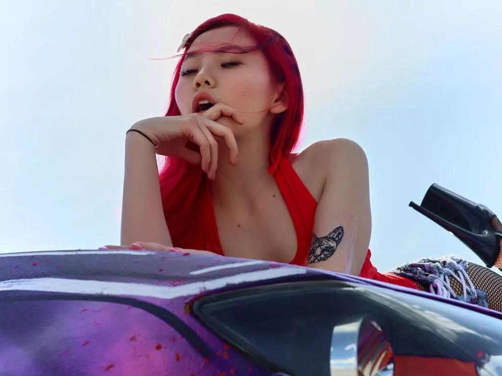 Cling to live show with LeilaGibbard from LiveJasmin 
