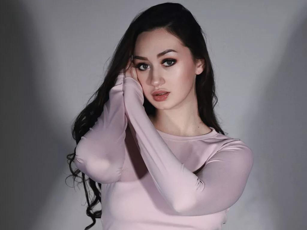 Cling to live show with LeilaYildiz from LiveJasmin 