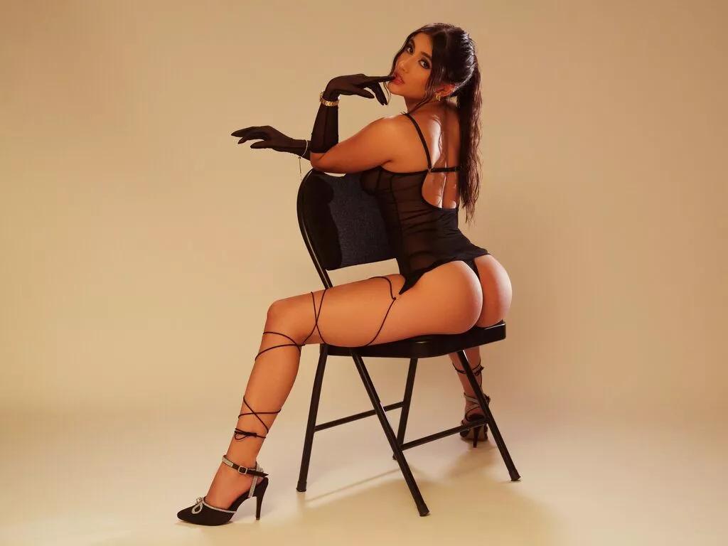 Cling to live show with MilaVillalobos from LiveJasmin 