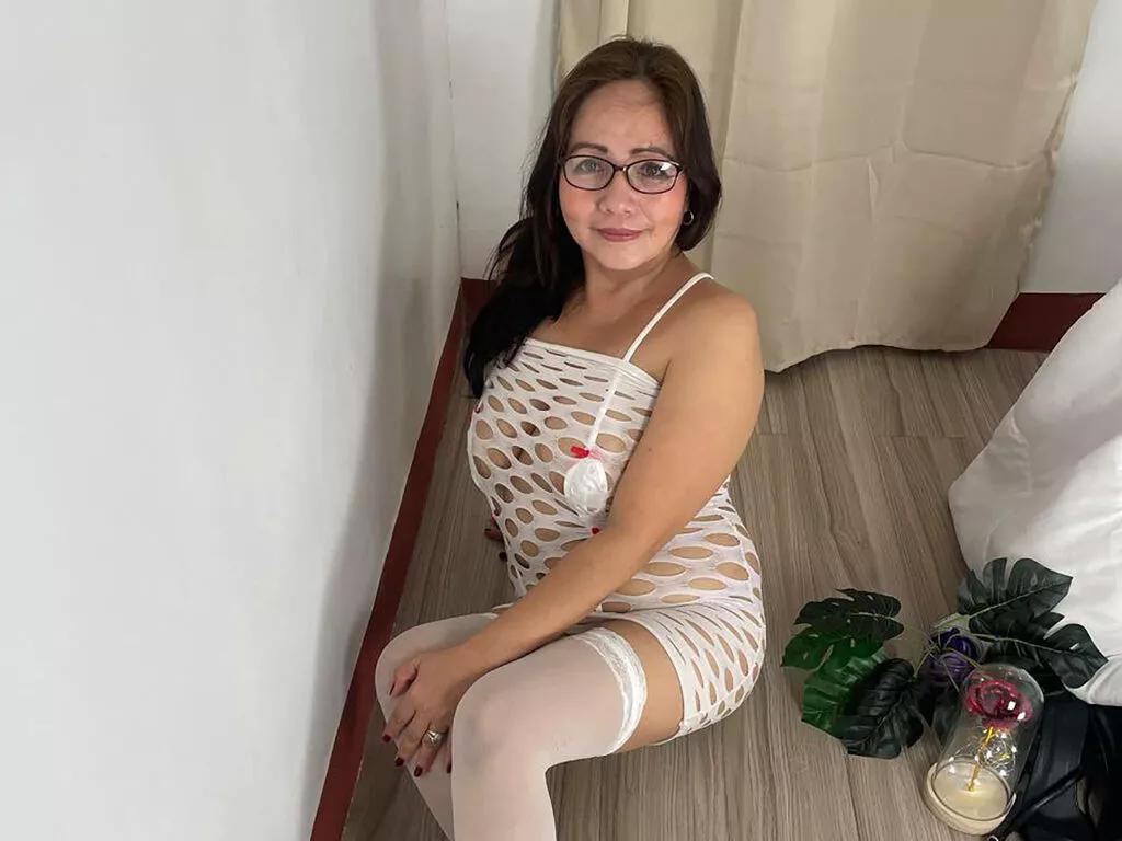 Cling to live show with TinnaTao from LiveJasmin 