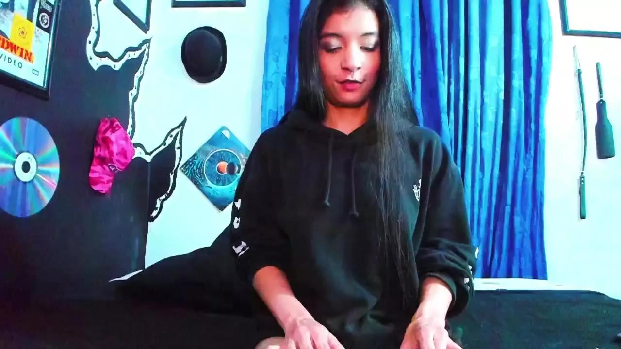 Cling to live show with Lilith_Morriz from Streamray 