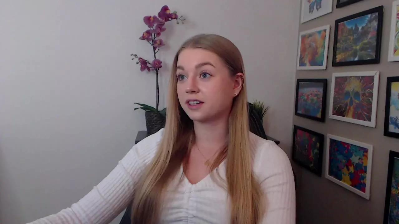 Cling to live show with littleERICA from Streamray 